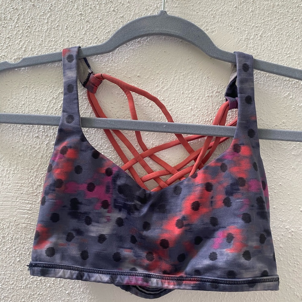 Lululemon Free To Be Wild sports bra size 4